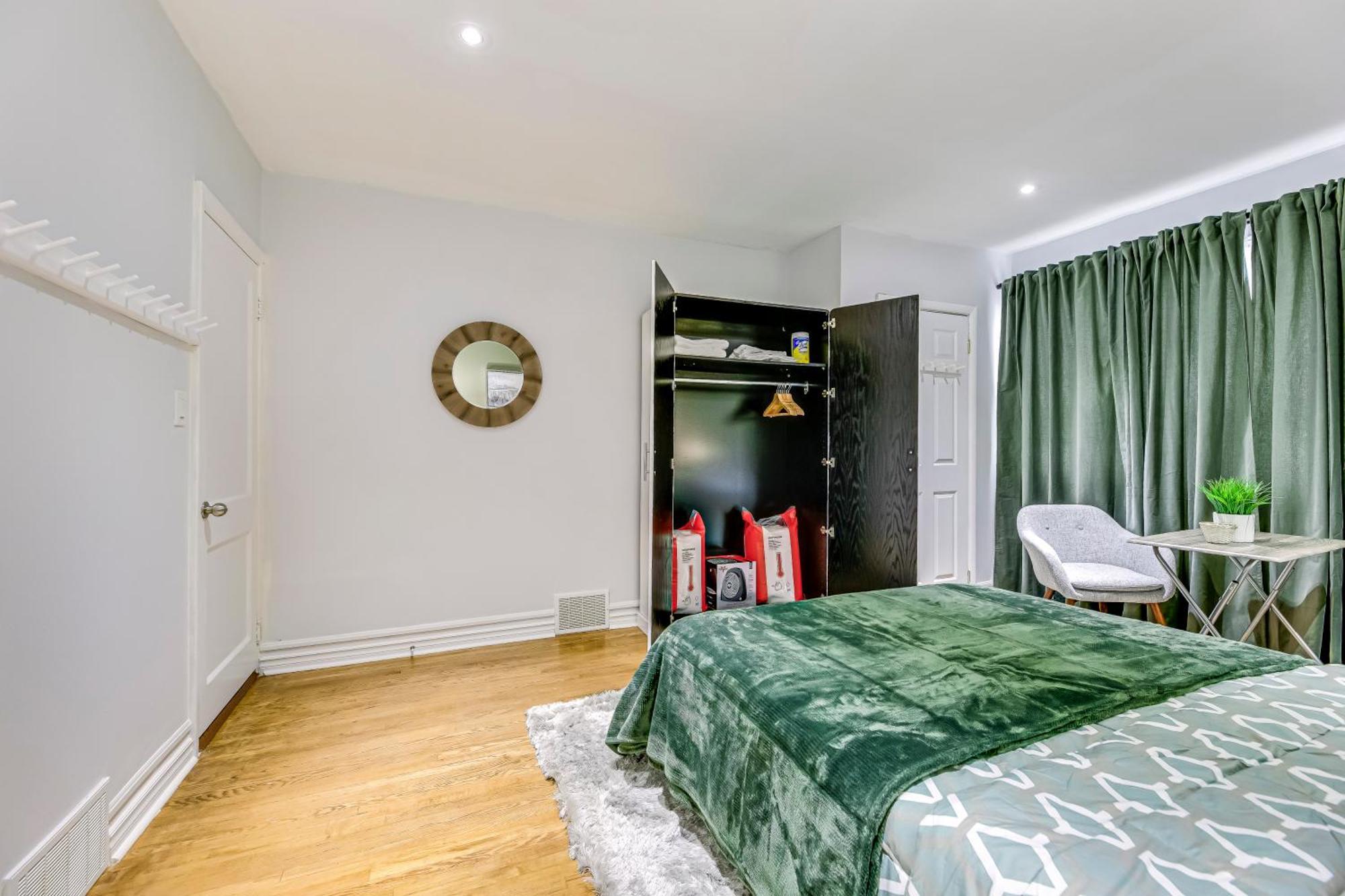 מיסיסאוגה Tranquil Oasis In Lakeview מראה חיצוני תמונה