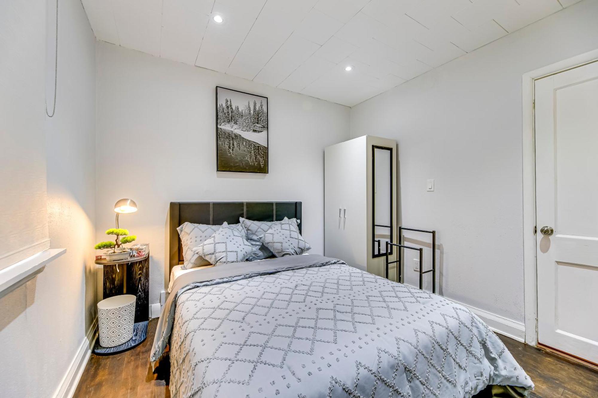 מיסיסאוגה Tranquil Oasis In Lakeview מראה חיצוני תמונה